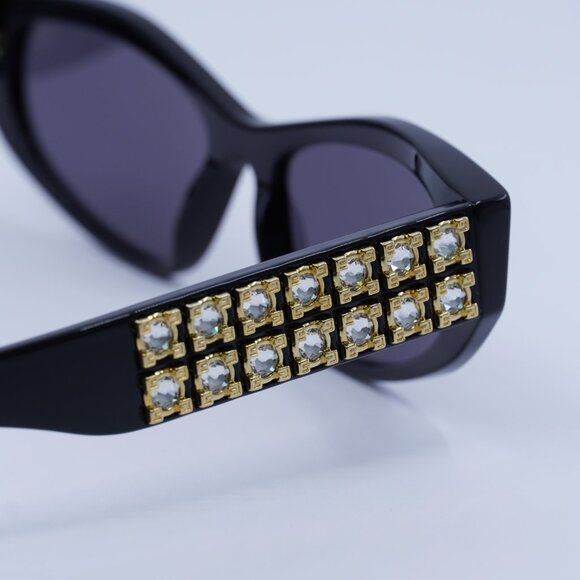🕶️ New Givenchy GV40078I 01A Sunglasses - Shiny Black/Gold with Studs Frame - Picture 4 of 9
